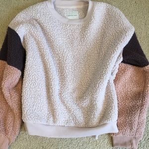 Fuzzy AE sweatshirt